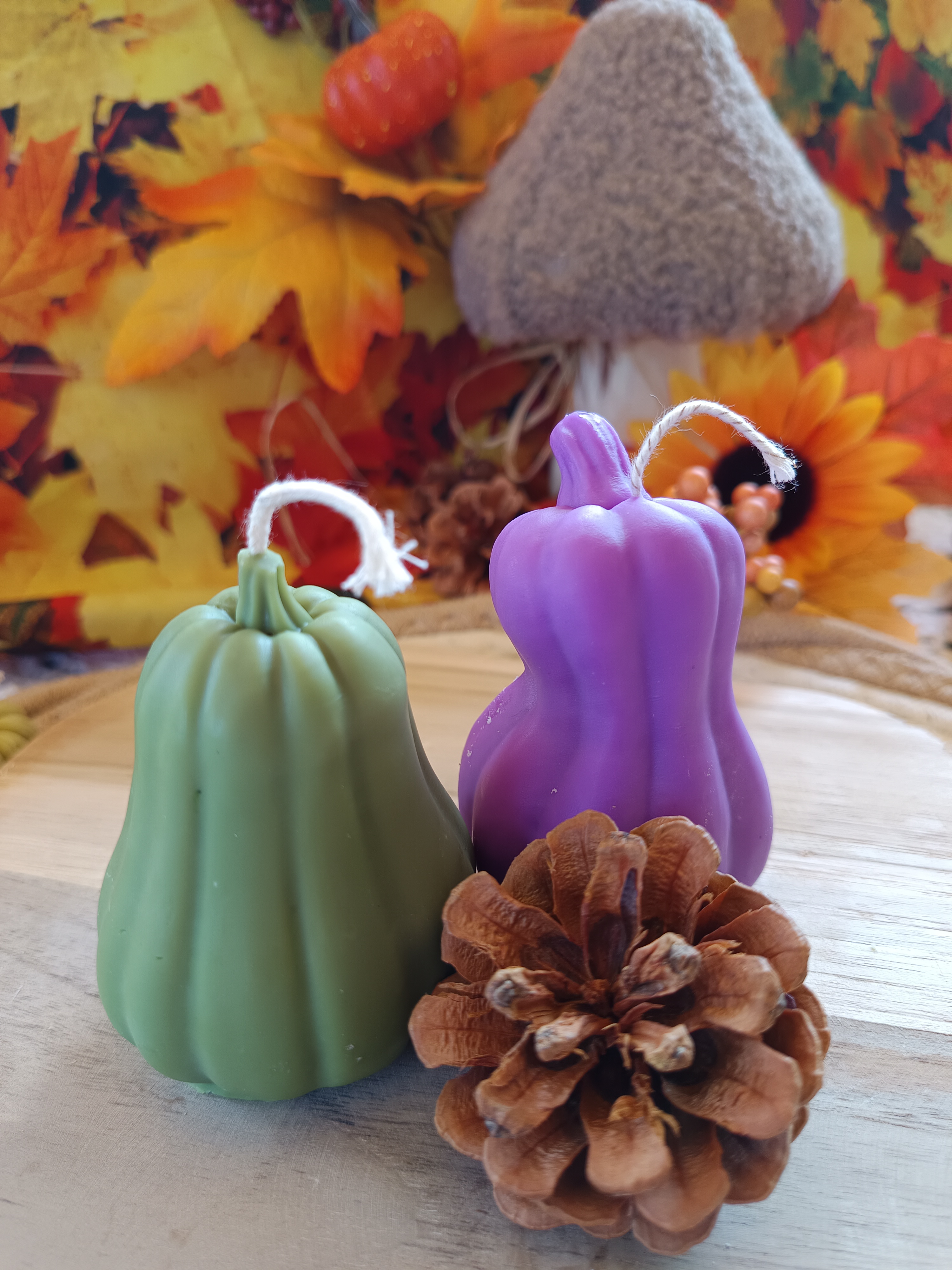 Kürbis-Kerzen - handgemachte Rapswachskerzen in verschiedenen Farben & Formen