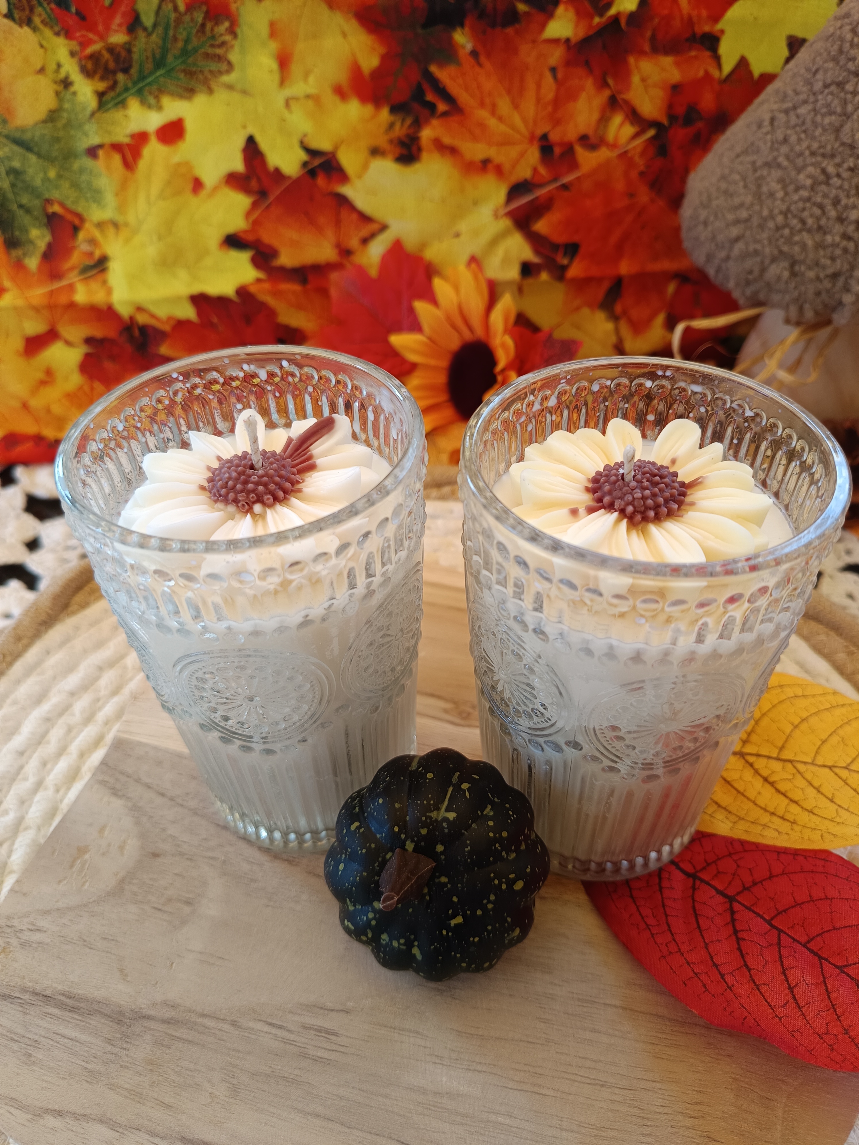 handgemachte Rapswachs-Kerze Set mit weißen Gerbera