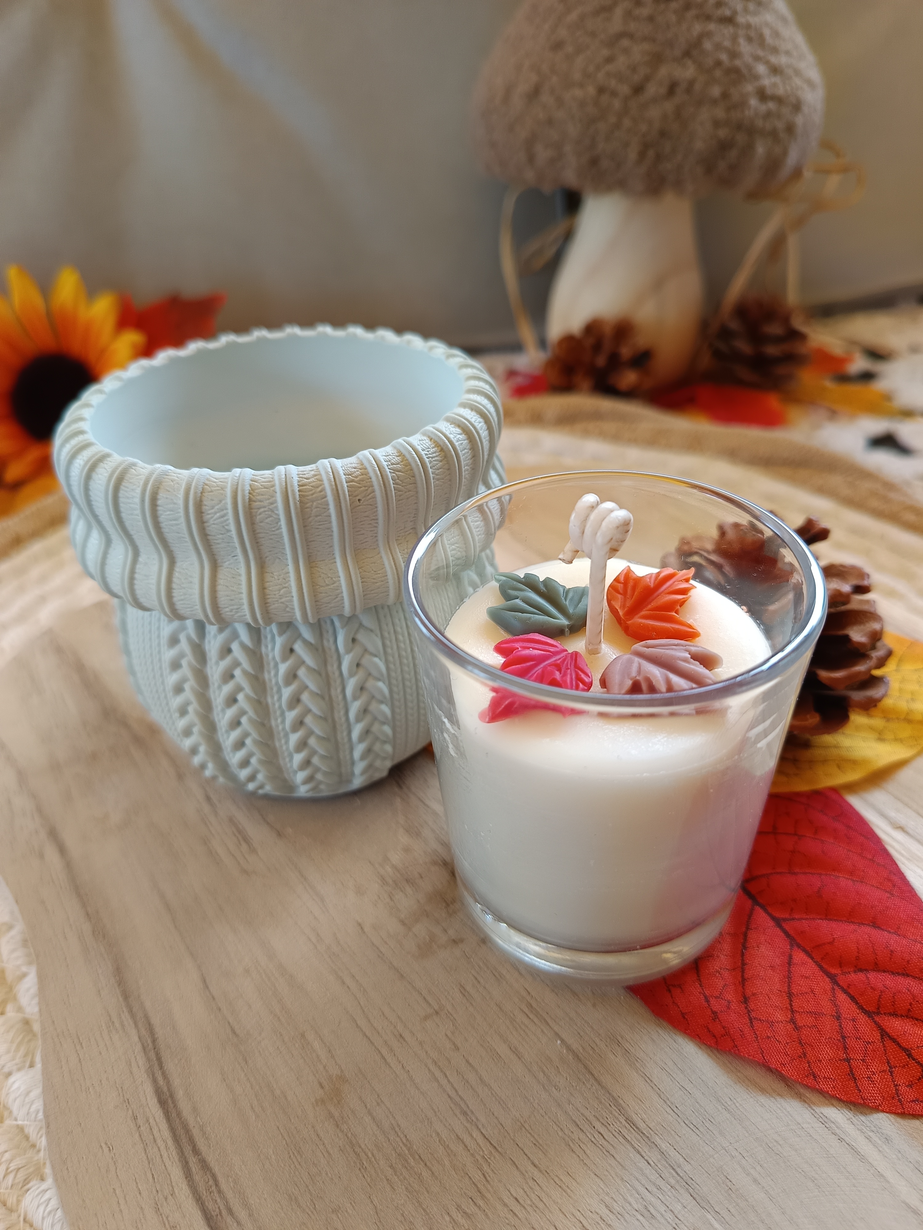 Herbstkerze mit Strickmuster - die Kerze für kalte Tage