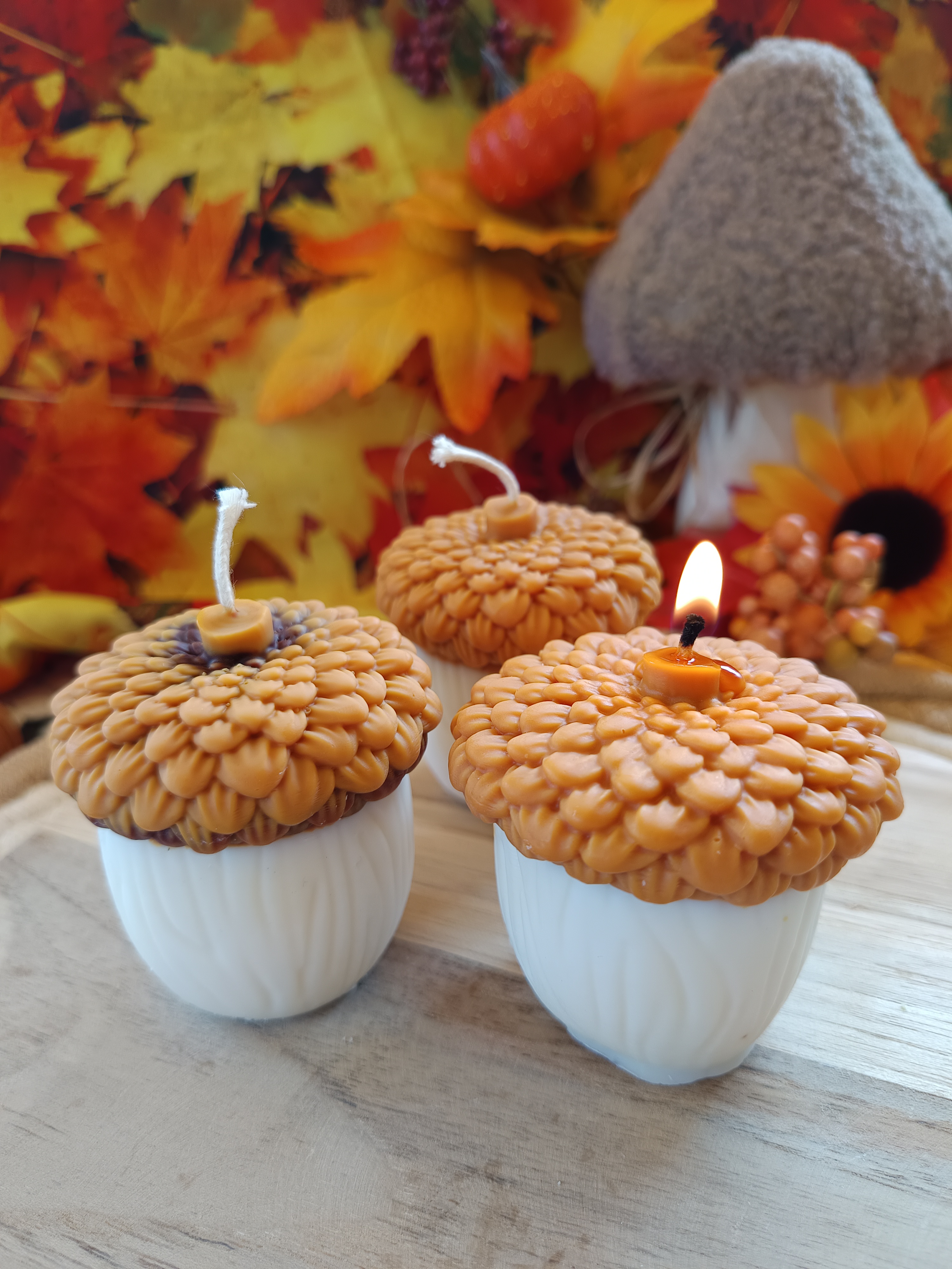 Herbst-Kerze in Eichel-Form